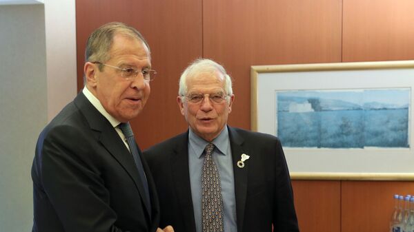 وزير الخارجية الروسي سيرغي لافروف و رئيس الدبلوماسية الأوروبية جوزيف بوريل - سبوتنيك عربي