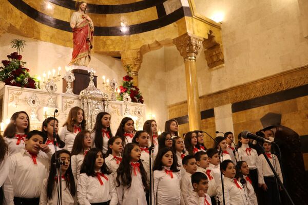 حلب تحتفي بنهوض كاتدرائية أم المعونة من ركام الحرب... صور - سبوتنيك عربي