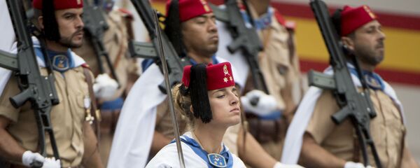 الجيش الإسباني في عرض عسكري - سبوتنيك عربي