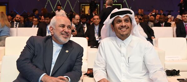 وزير الخارجية القطري، محمد بن عبد الرحمن آل ثاني مع وزير الخارجية الإيراني محمد جواد ظريف وزير الخارجية القطري، محمد بن عبد الرحمن آل ثاني مع وزير الخارجية الإيراني محمد جواد ظريف - سبوتنيك عربي
