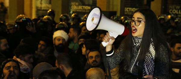 احتجاجات مناهضة للحكومة اللبنانية في بيروت، لبنان 22 ديسمبر 2019 - سبوتنيك عربي