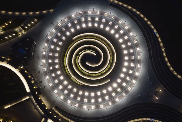 إضاءة خفيفة فوق ملعب كراسنودار وحديقة غاليتسكي في كراسنودار، 22 ديسمبر 2019 - سبوتنيك عربي