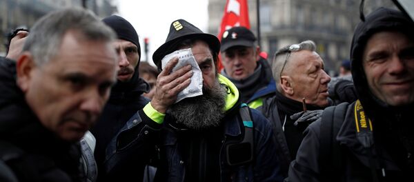 اشتباكات بين محتجين والشرطة في باريس اشتباكات بين محتجين والشرطة في باريس - سبوتنيك عربي