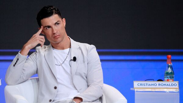 رونالدو يرتدي ساعة ثمنها 380 ألف إسترليني خلال حفل جوائز جلوب سوكر - سبوتنيك عربي