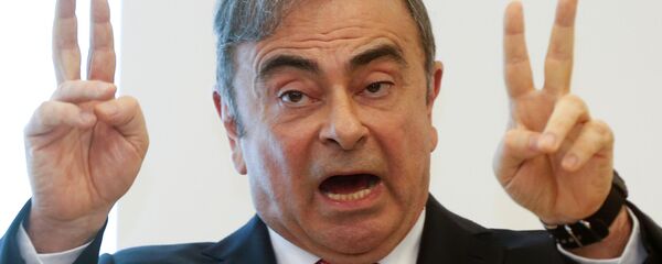 رئيس شركة نيسان السابق كارلوس غصن أثناء حديثه خلال مؤتمر صحفي في نقابة الصحافة اللبنانية في بيروت رئيس شركة نيسان السابق كارلوس غصن أثناء حديثه خلال مؤتمر صحفي في نقابة الصحافة اللبنانية في بيروت - سبوتنيك عربي