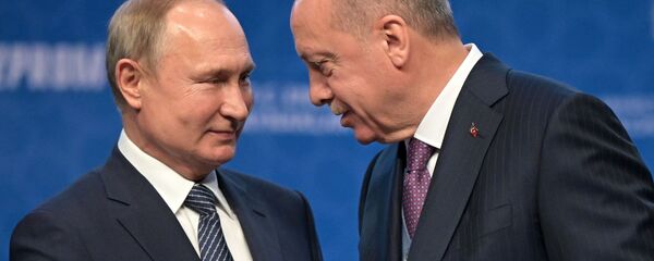 تدشين التيار التركي بحضور الرئيس الروسي فلاديمير بوتين والرئيس التركي رجب طيب أردوغان، 8 يناير 2020 - سبوتنيك عربي