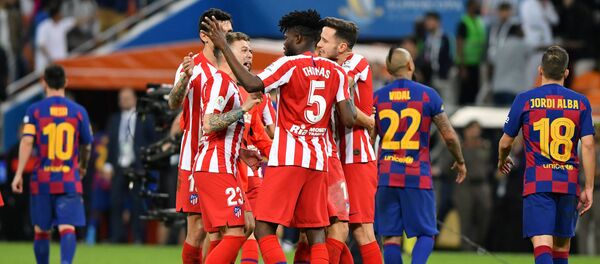 أتليتكو مدريد يهزم برشلونة ويصعد لنهائي السوبر الإسباني - سبوتنيك عربي