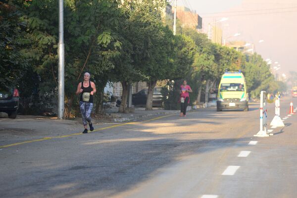 من أمام معبد حتشبسوت... 270 مشاركا في ماراثون الأقصر الدولي - سبوتنيك عربي