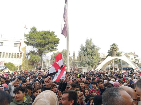 عشائر الحسكة تطالب الاحتلال الأمريكي بمغادرة سوريا فورا... فيديو - سبوتنيك عربي