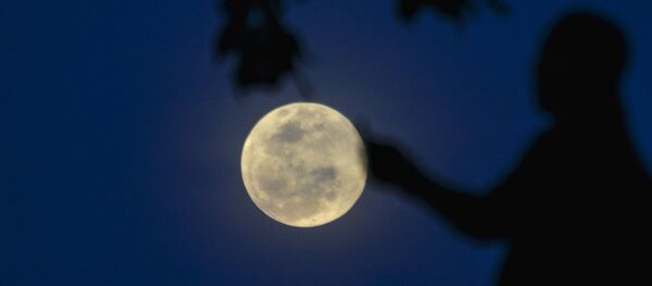 أول ظاهرة فلكية في عام 2020 - خسوف القمر قس إندونيسيا، 10 يناير 2020 - سبوتنيك عربي