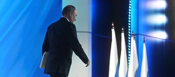 الرئيس فلاديمير بوتين يوجه رسالته السنوية إلى الجمعية الفيدرالية، 15 يناير 2020 الرئيس فلاديمير بوتين يوجه رسالته السنوية إلى الجمعية الفيدرالية، 15 يناير 2020 - سبوتنيك عربي