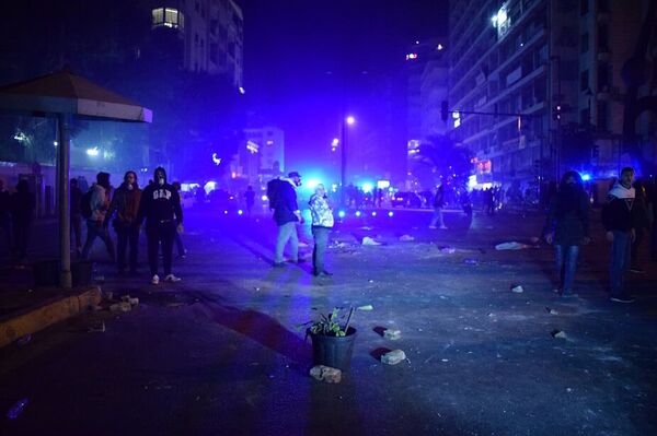 ساحة حرب في منطقة كورنيش المزرعة في بيروت... صور وفيديو - سبوتنيك عربي