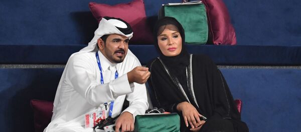  الشيخة موزة زوجة أمير قطر السابق حمد بن خليفة آل ثاني وابنها جوعان بن حمد آل ثاني شقيق أمير قطر الحالي الشيخ تميم بن حمد آل ثاني - سبوتنيك عربي