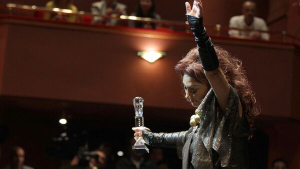 الفنانة المصرية نبيلة عبيد خلال تكريمها في مهرجان دمشق السينمائي الدولي، 13 نوفمبر/ تشرين الثاني 2010 - سبوتنيك عربي