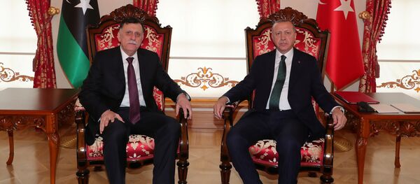 الرئيس التركي أردوغان يلتقي مع السراج رئيس الوزراء الليبي المعترف به من قبل الأمم المتحدة في إسطنبول - سبوتنيك عربي