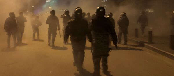 اشتباكات بين المحتجين وقوى الأمن اللبناني، احتجاجات بيروت، 22 يناير 2020 اشتباكات بين المحتجين وقوى الأمن اللبناني، احتجاجات بيروت، 22 يناير 2020 - سبوتنيك عربي