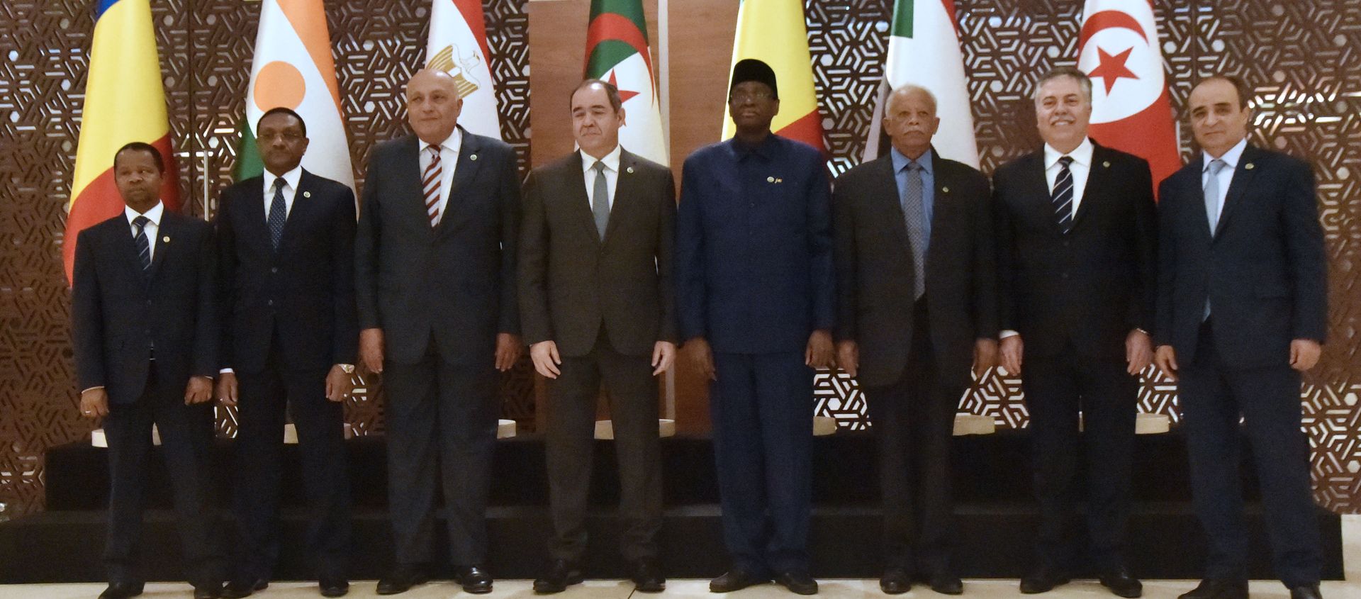 دول الجوار الليبي المجتمعين في الجزائر دول الجوار الليبي المجتمعين في الجزائر - سبوتنيك عربي, 1920, 24.01.2020