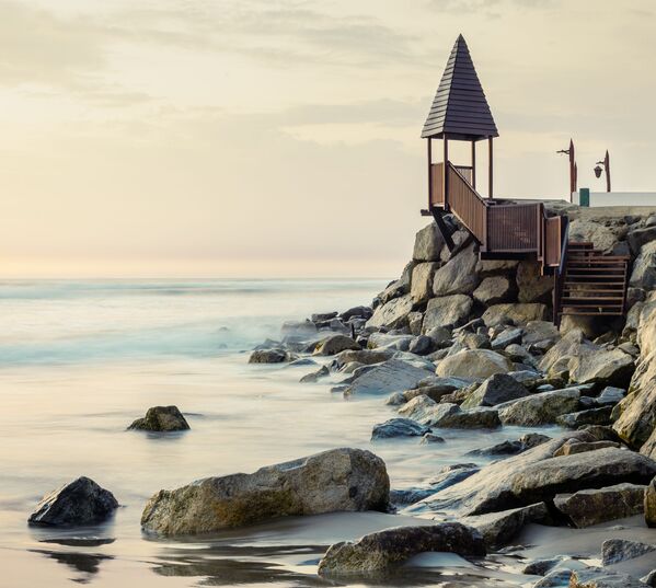 الصورة بعنوان البحر والبشر، لمصور من بيرو ديفيد مارتن هيواماني بيدويا، الذي تأهل إلى نهائي مسابقة فن البناء لعام 2019 - سبوتنيك عربي