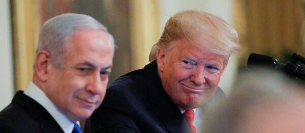 الرئيس الأمريكي ترامب ورئيس الوزراء الإسرائيلي نتنياهو يناقشان اقتراح السلام في الشرق الأوسط في البيت الأبيض بواشنطن - سبوتنيك عربي