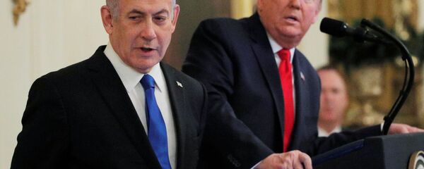 الرئيس الأمريكي ترامب ورئيس الوزراء الإسرائيلي نتنياهو يناقشان اقتراح السلام في الشرق الأوسط في البيت الأبيض بواشنطن - سبوتنيك عربي