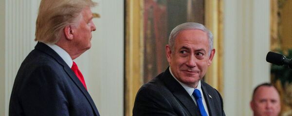 الرئيس الأمريكي ترامب ورئيس الوزراء الإسرائيلي نتنياهو يناقشان اقتراح السلام في الشرق الأوسط في البيت الأبيض بواشنطن - سبوتنيك عربي