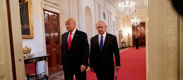 الرئيس الأمريكي ترامب ورئيس الوزراء الإسرائيلي نتنياهو يناقشان خطة السلام في الشرق الأوسط في البيت الأبيض في واشنطن - سبوتنيك عربي