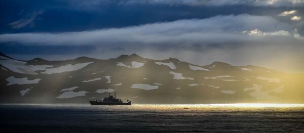 سفينة الاستطلاع والبحث العلمي الأدميرال فلاديميرسكي في الطريق من مونتيفيديو إلى القارة القطبية الجنوبية، 27 يناير 2020 - سبوتنيك عربي