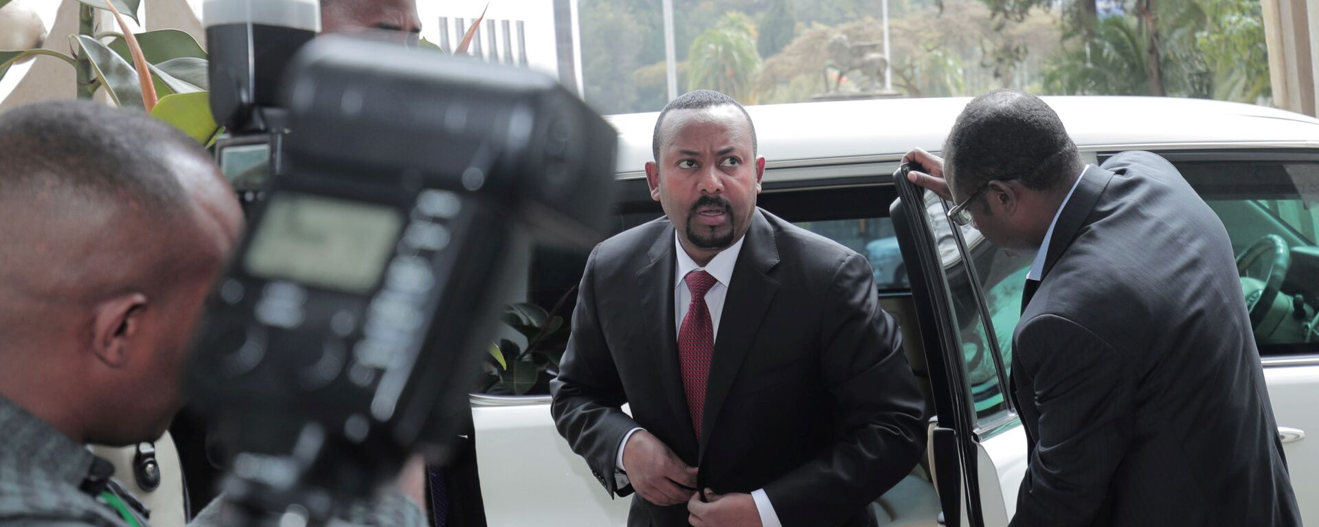 رئيس الوزراء الإثيوبي أبي أحمد يصل إلى مقر البرلمان لمخاطبة المشرعين حول الوضع الحالي للبلاد في أديس أبابا - سبوتنيك عربي, 1920, 17.02.2021