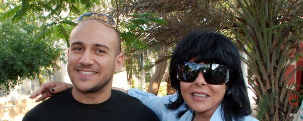 الفنان المصري أحمد مكي مع الفنانة المصرية إسعاد يونس - سبوتنيك عربي