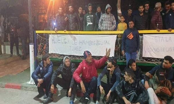 يعيشون في مخيمات بلاستيكية... أكثر من 800 مهاجر تونسي محتجزين في مركز مليلة الإسباني - سبوتنيك عربي