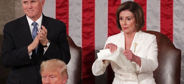 نانسي بيلوسي تمزق نسخة من خطاب ترامب بعد انتهاء خطاب حالة الاتحاد - سبوتنيك عربي