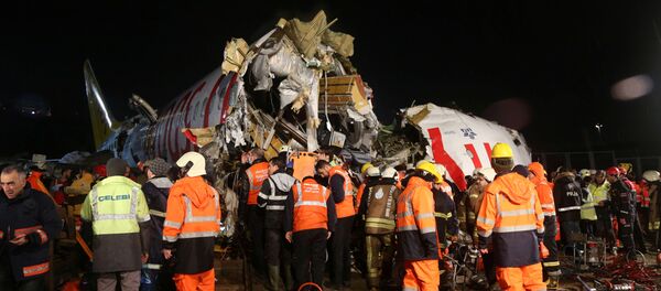 تحطم طائرة إثر خروجها عن مدرج في مطار صبيحة غوكشن بإسطنبول وإخلاء الركاب - سبوتنيك عربي