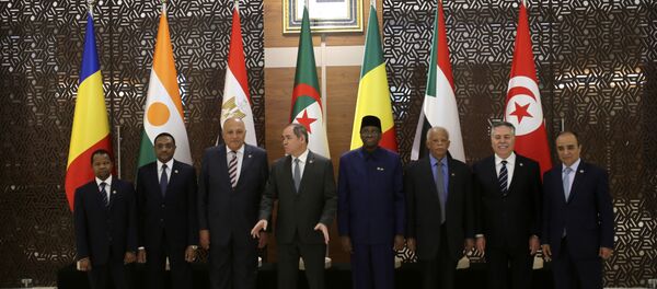 وزراء خارجية مصر والسودان وتشاد والنيجر والجزائر وتونس ومالي قبل اجتماع دول جوار ليبيا في الجزائر العاصمة - سبوتنيك عربي