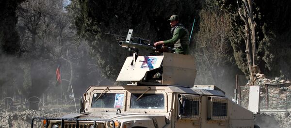 دورية لمركبة مدرعة قرب موقع حادثة قتل فيها جنديان أمريكيين في منطقة شيرزاد في أفغانستان دورية لمركبة مدرعة قرب موقع حادثة قتل فيها جنديان أمريكيين في منطقة شيرزاد في أفغانستان - سبوتنيك عربي