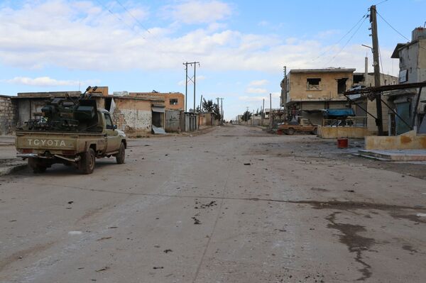 سبوتنيك ترصد استعدادات الجيش السوري لاستكمال سيطرته على الطريق الدولي إم 5..فيديو - سبوتنيك عربي