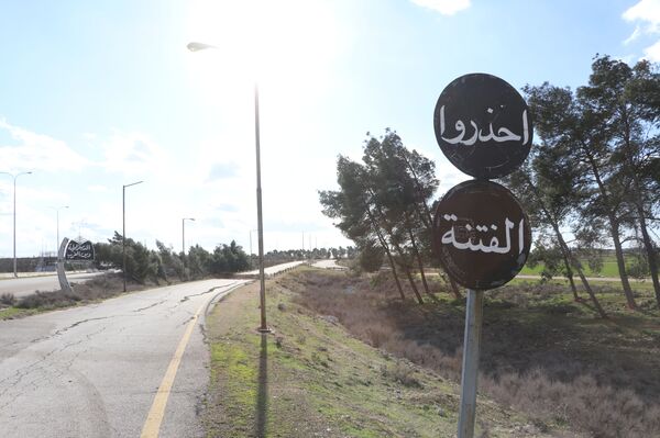 سبوتنيك ترصد استعدادات الجيش السوري لاستكمال سيطرته على الطريق الدولي إم 5..فيديو - سبوتنيك عربي