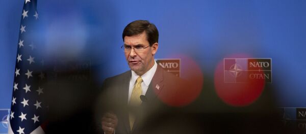 وزير الدفاع الأمريكي مارك إسبر يتحدث خلال مؤتمر إعلامي في ختام اجتماع لوزراء دفاع الناتو في مقر الناتو في بروكسل الخميس 13 فبراير 2020 - سبوتنيك عربي