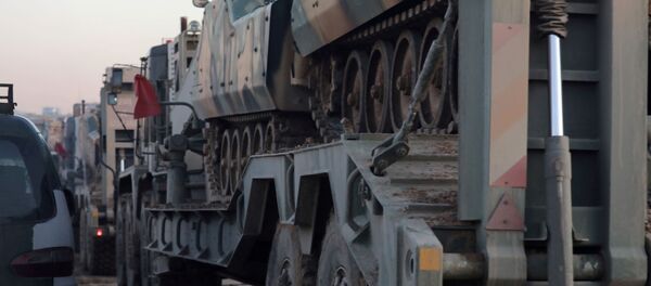 مركبات عسكرية تركية تدخل معبر باب الهوا على الحدود السورية التركية - سبوتنيك عربي