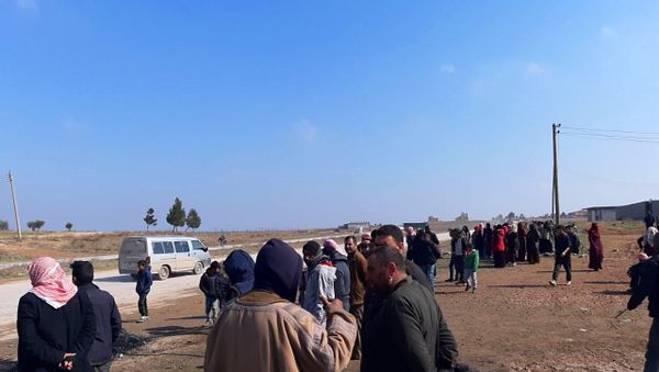 المزارع المحيطة بقاعدة لايف ستون الأمريكية بريف الغربي لمدينة الحسكة، سوريا المزارع المحيطة بقاعدة لايف ستون الأمريكية بريف الغربي لمدينة الحسكة، سوريا - سبوتنيك عربي