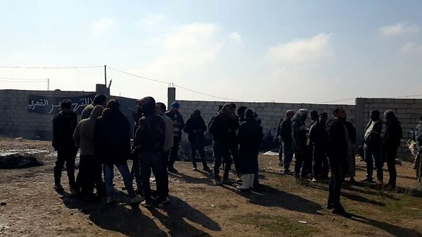 تزايد مخاوف الجيش الأمريكي تدفعه لتهجير آلاف السوريين من محيط قاعدة لايف ستون... صور وفيديو - سبوتنيك عربي