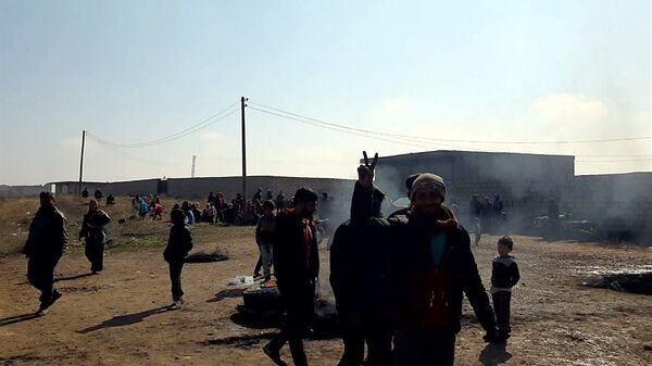 المزارع المحيطة بقاعدة لايف ستون الأمريكية بريف الغربي لمدينة الحسكة، سوريا المزارع المحيطة بقاعدة لايف ستون الأمريكية بريف الغربي لمدينة الحسكة، سوريا - سبوتنيك عربي