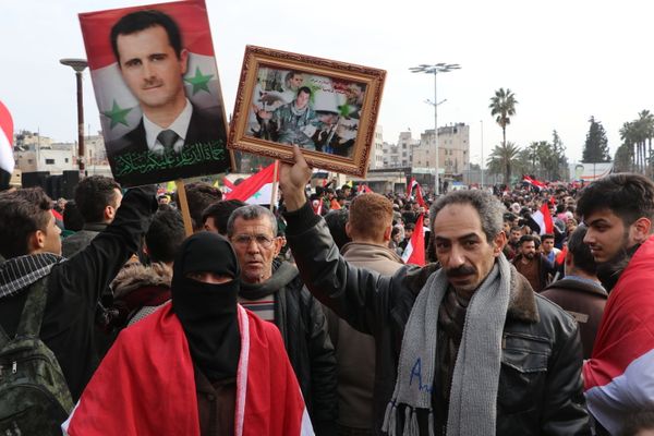 أهالي حلب يحتفلون في سعد الله الجابري بتطهير محيط مدينتهم من مسلحي القاعدة... فيديو وصور - سبوتنيك عربي
