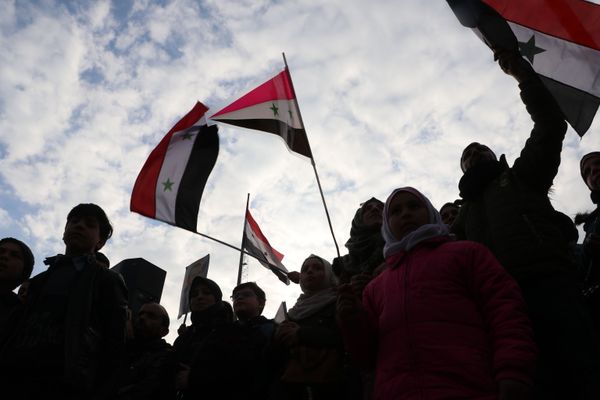 أهالي حلب يحتفلون في سعد الله الجابري بتطهير محيط مدينتهم من مسلحي القاعدة... فيديو وصور - سبوتنيك عربي