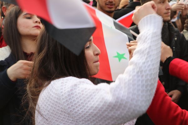 أهالي حلب يحتفلون في سعد الله الجابري بتطهير محيط مدينتهم من مسلحي القاعدة... فيديو وصور - سبوتنيك عربي