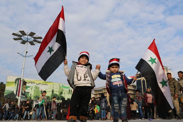 أهالي حلب يحتفلون في سعد الله الجابري بتطهير محيط مدينتهم من مسلحي القاعدة... فيديو وصور - سبوتنيك عربي