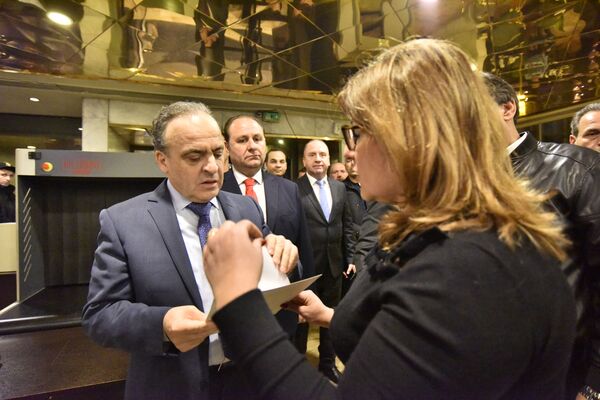 الحكومة السورية تجتمع بحلب.. الخليل: العاصمة الصناعية والتجارية ستحظى بحصة دعم كبيرة - سبوتنيك عربي