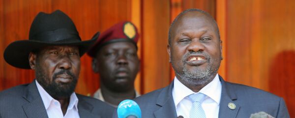 زعيم المعارضة في جنوب السودان رياك مشار يؤدي اليمين الدستوري نائبا أول للرئيس سلفا كير ميارديت - سبوتنيك عربي