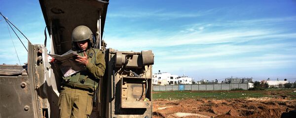 جندي إسرائيلي على حدود قطاع غزة - فلسطين - سبوتنيك عربي