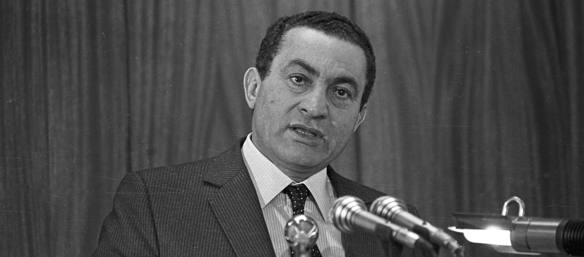 الرئيس المصري الراحل محمد حسني مبارك الرئيس المصري الراحل محمد حسني مبارك - سبوتنيك عربي, 1920, 08.05.2020