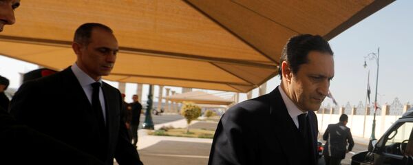 علاء وجمال مبارك في جنازة والدهما الرئيس المصري محمد حسني مبارك، القاهرة، 26 فبراير/ شباط 2020 - سبوتنيك عربي